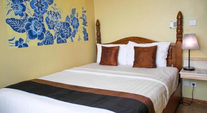 Amos Cozy Hotel Melawai Jakarta Exterior foto