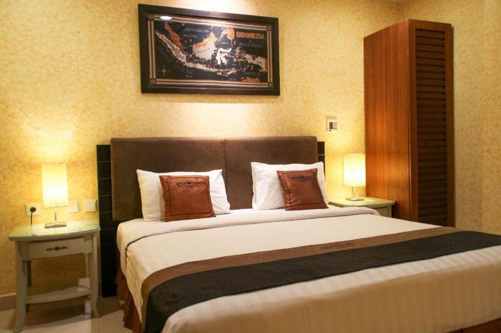 Amos Cozy Hotel Melawai Jakarta Exterior foto