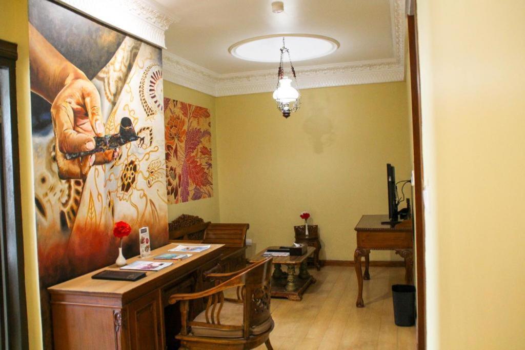 Amos Cozy Hotel Melawai Jakarta Exterior foto