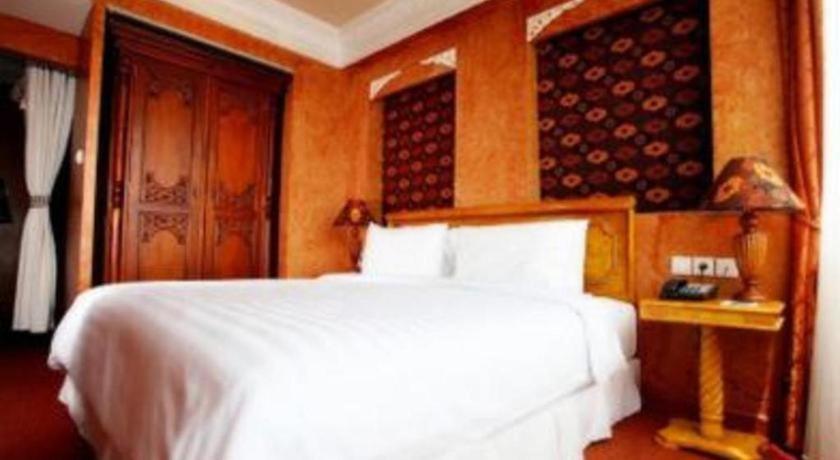 Amos Cozy Hotel Melawai Jakarta Exterior foto